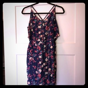 AMERICAN EAGLE FLORAL ROMPER WITH CUT OUTS XL